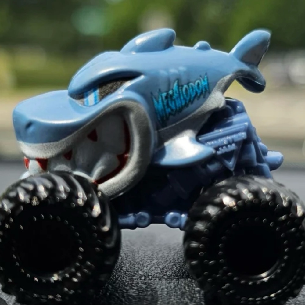 Megalodon Mini Series 19